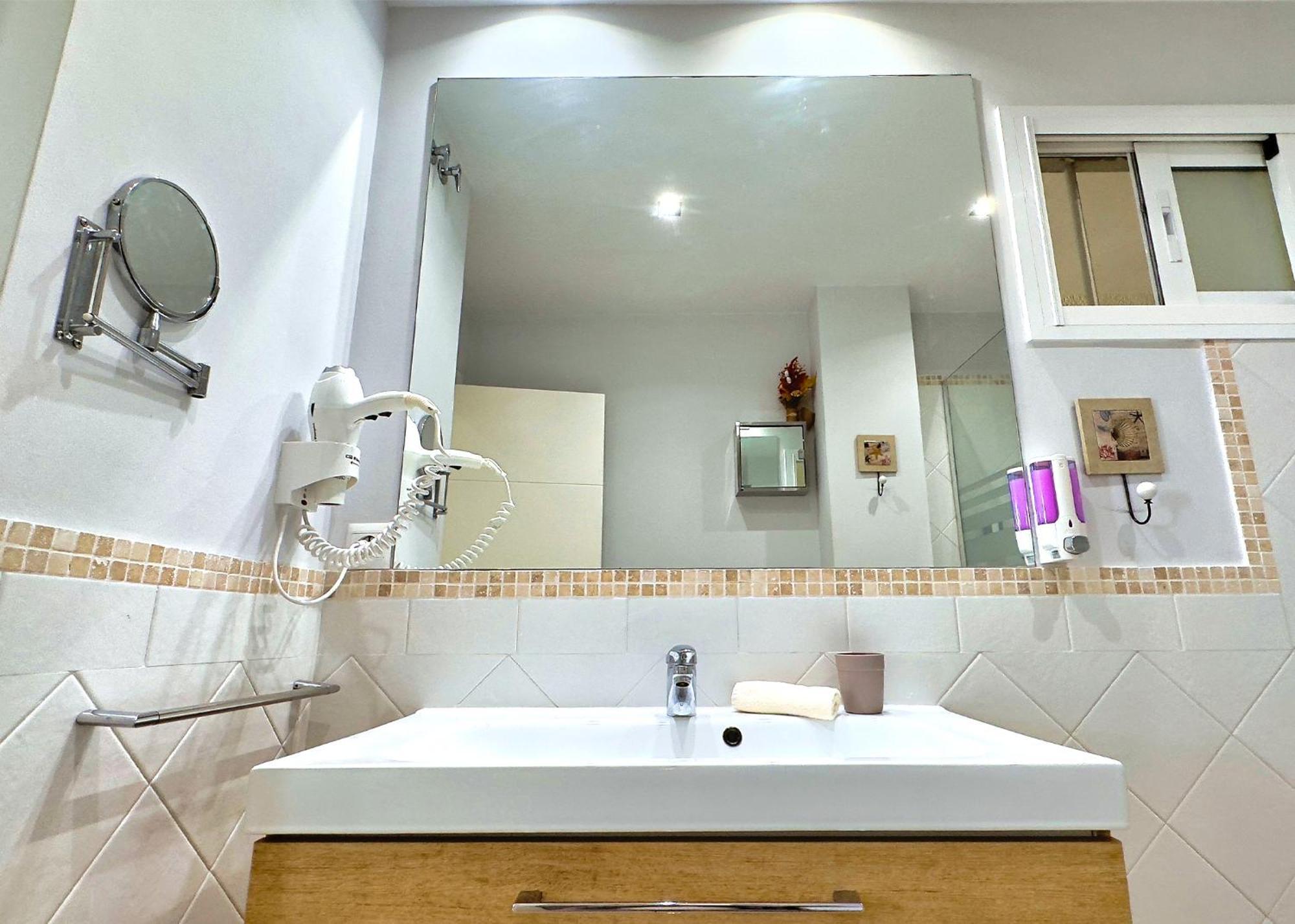 Modern Renovated One Bed Apartment In Edificio Apolo Marbella Center エクステリア 写真
